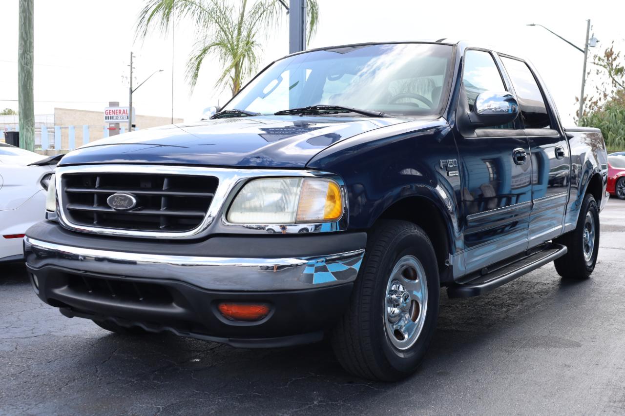 Ford F-150 SuperCrew 139" XLT 2002