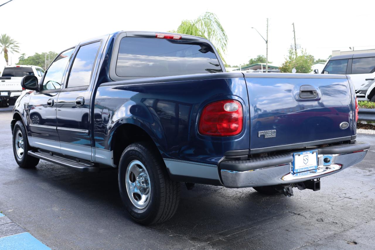 Ford F-150 SuperCrew 139" XLT 2002