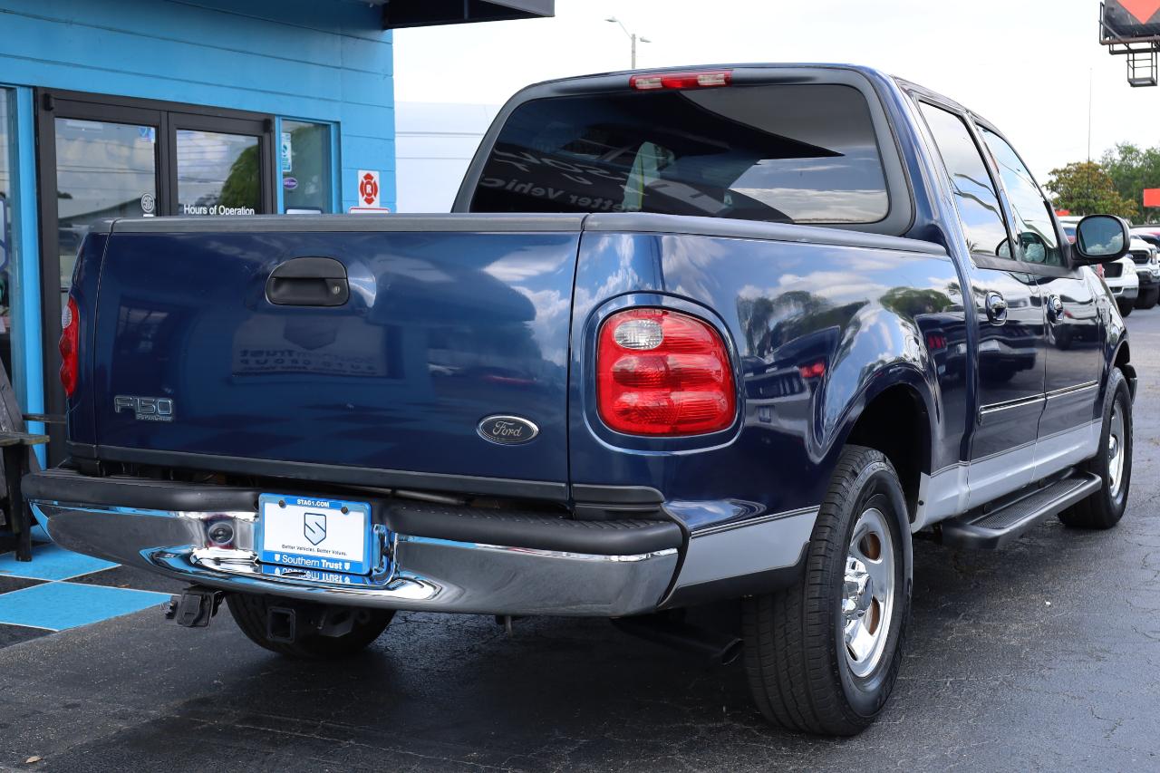 Ford F-150 SuperCrew 139" XLT 2002