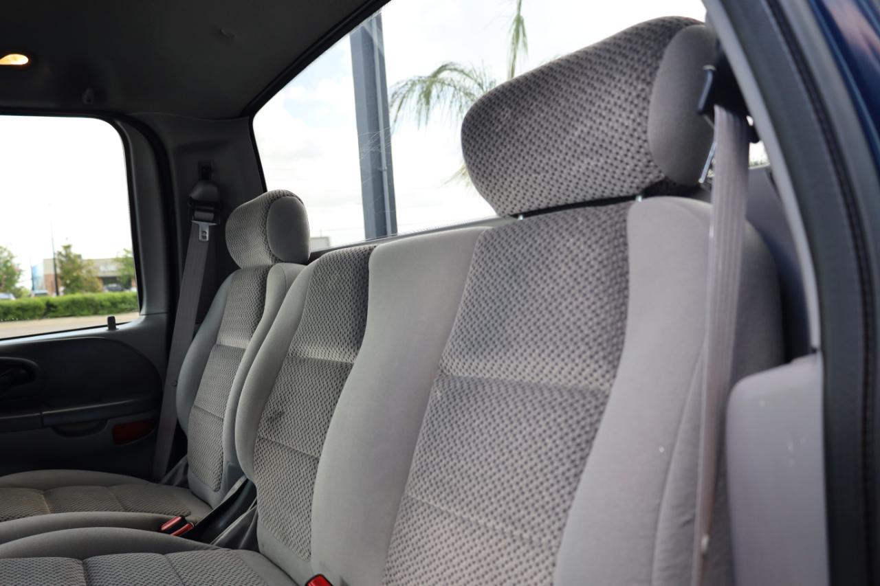 Ford F-150 SuperCrew 139" XLT 2002