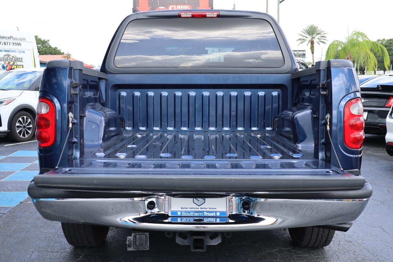 Ford F-150 SuperCrew 139" XLT 2002