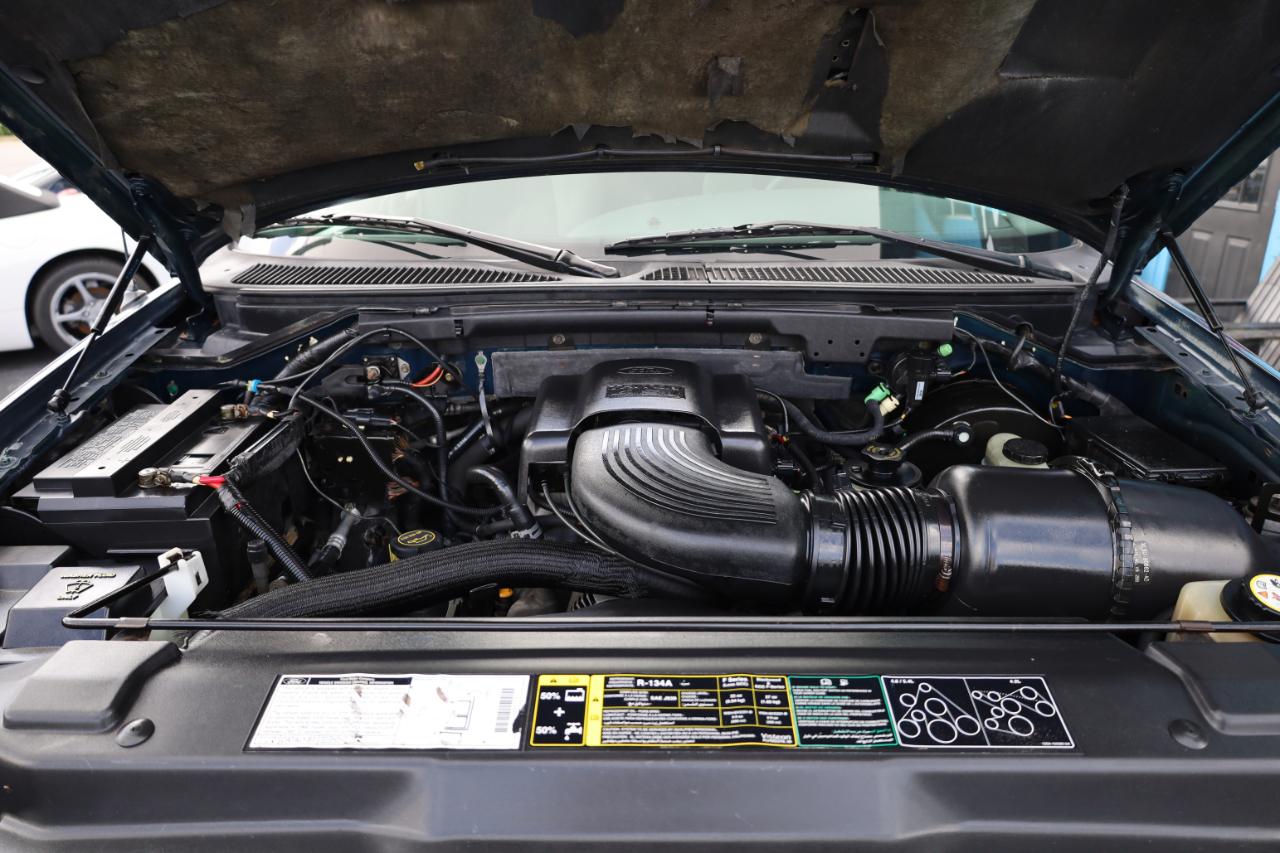 Ford F-150 SuperCrew 139" XLT 2002