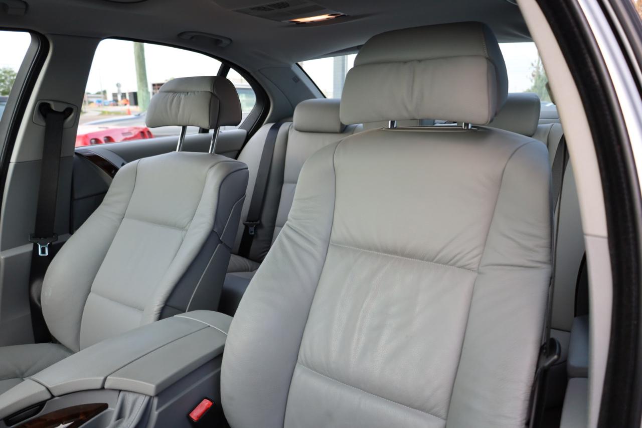 BMW 5 Series 4dr Sdn 530i RWD 2007