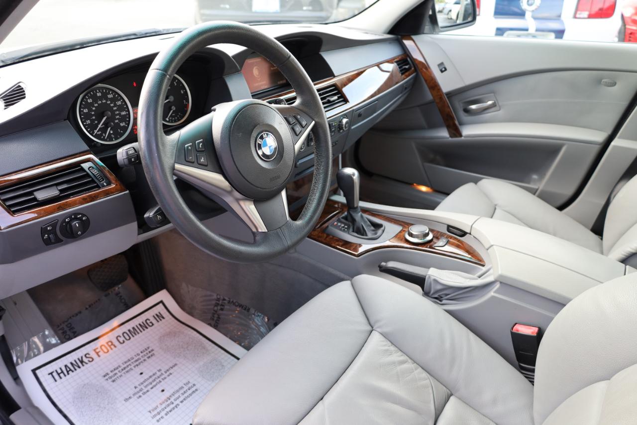 BMW 5 Series 4dr Sdn 530i RWD 2007