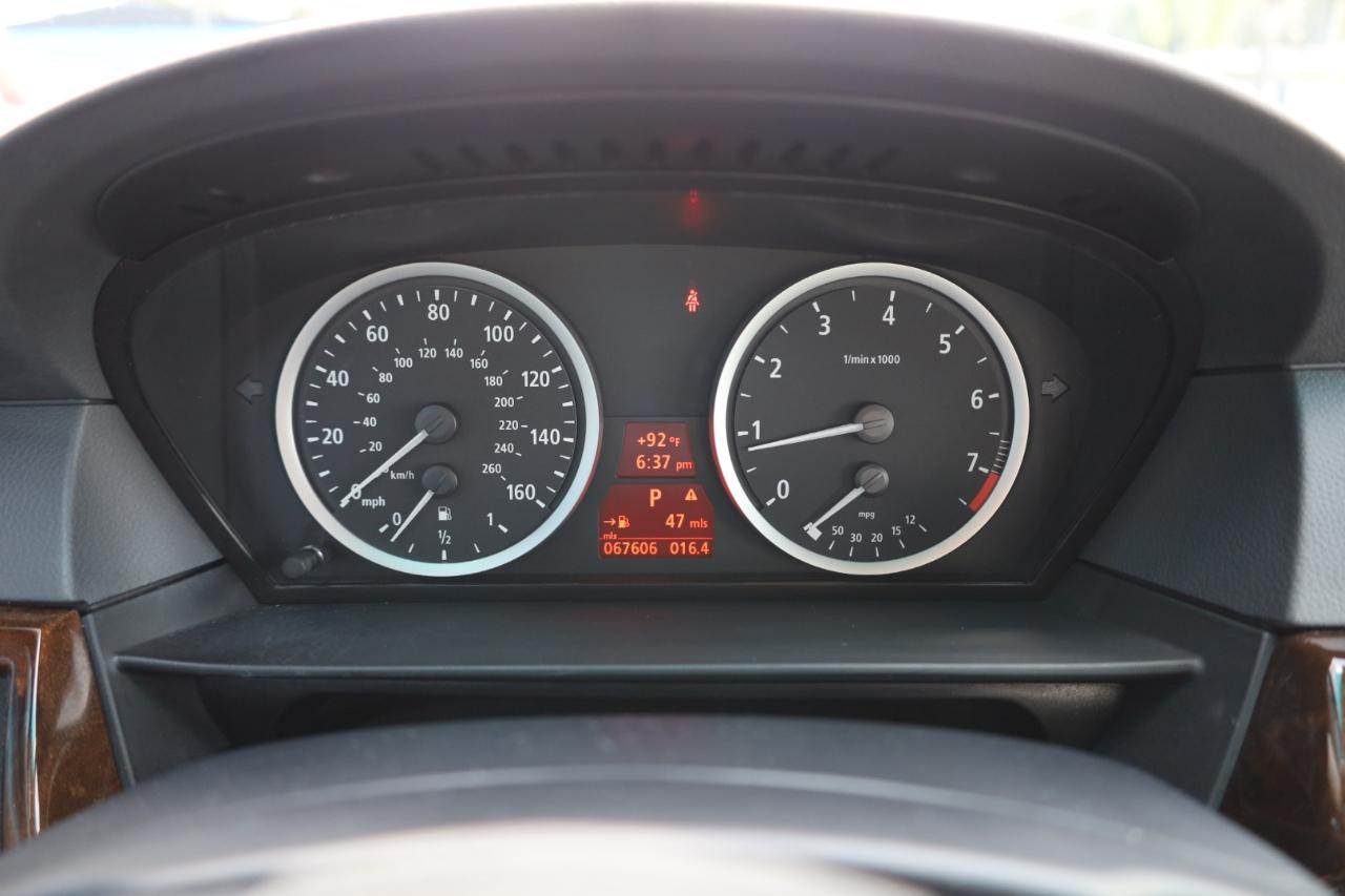 BMW 5 Series 4dr Sdn 530i RWD 2007