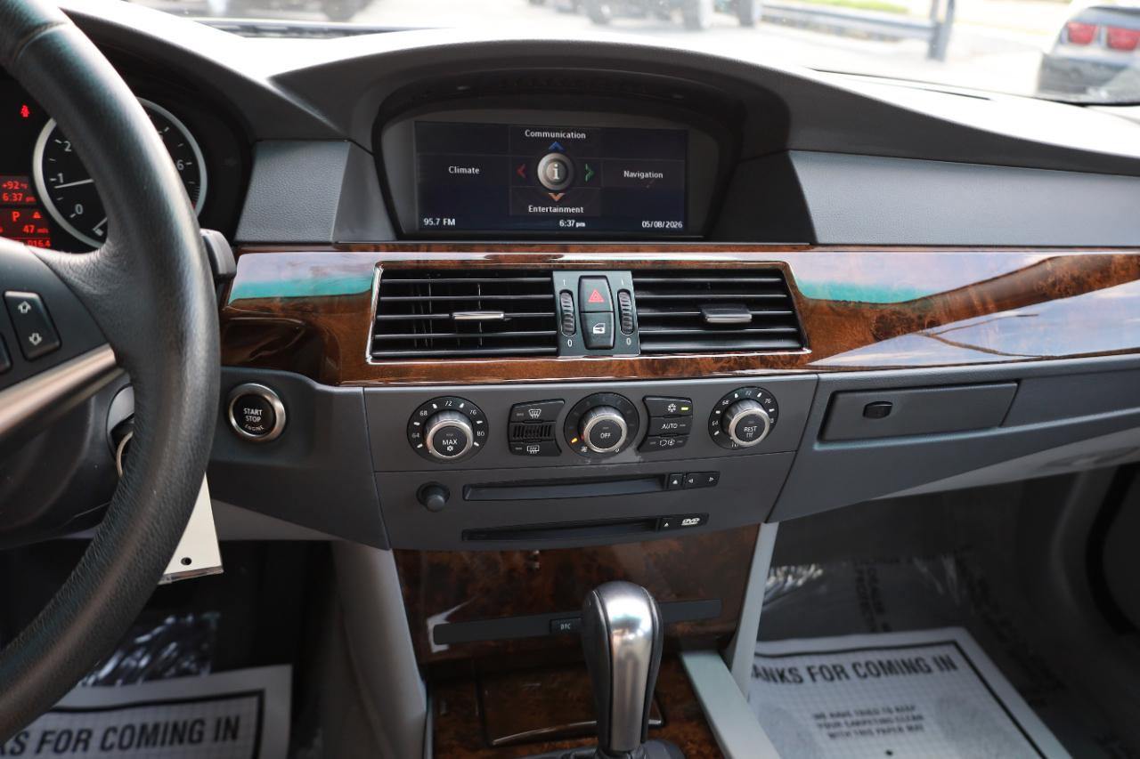 BMW 5 Series 4dr Sdn 530i RWD 2007