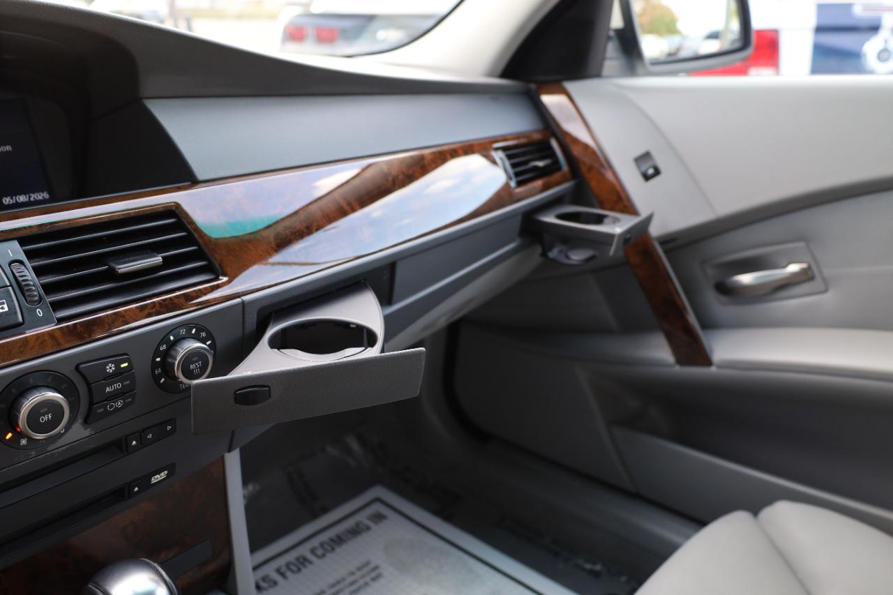 BMW 5 Series 4dr Sdn 530i RWD 2007