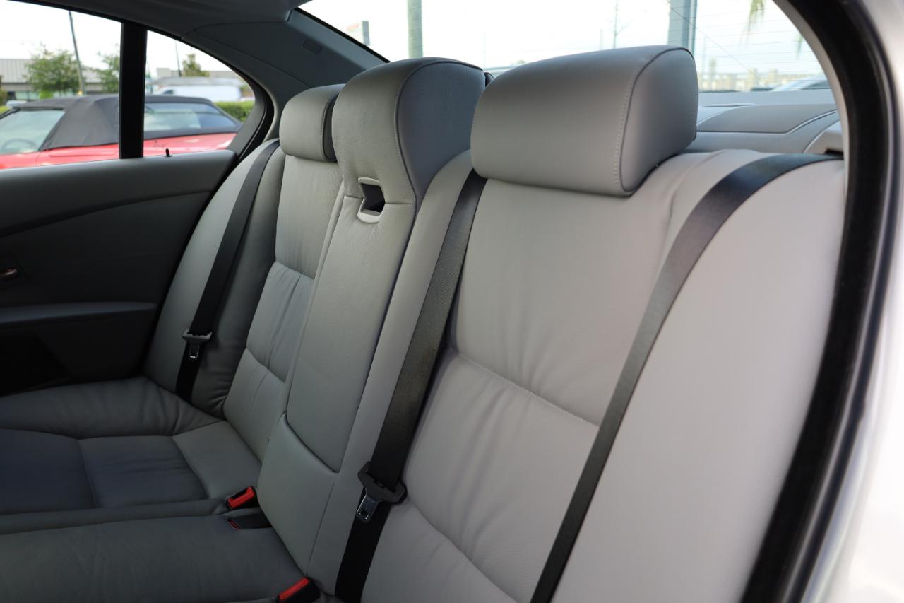 BMW 5 Series 4dr Sdn 530i RWD 2007