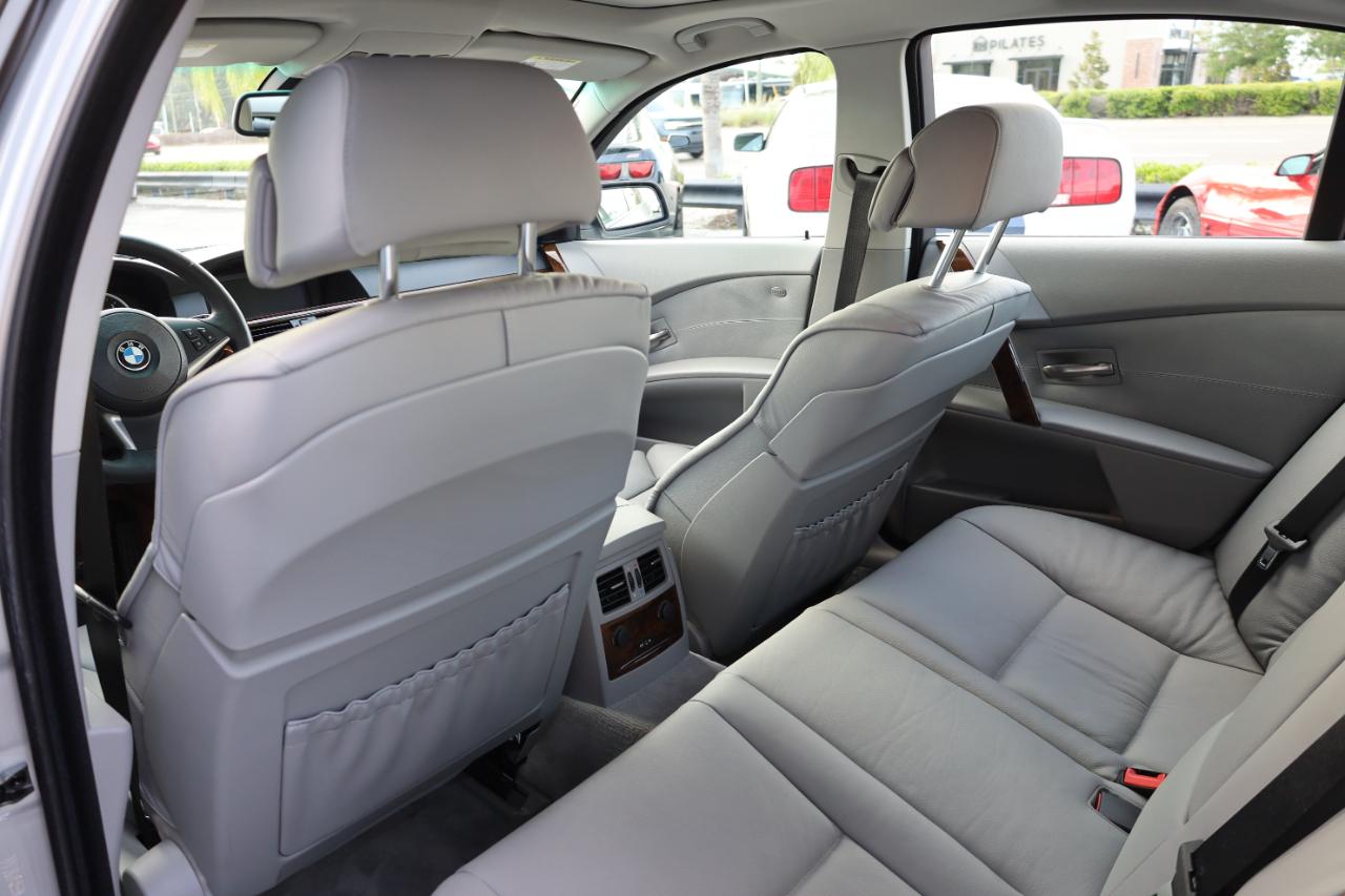BMW 5 Series 4dr Sdn 530i RWD 2007