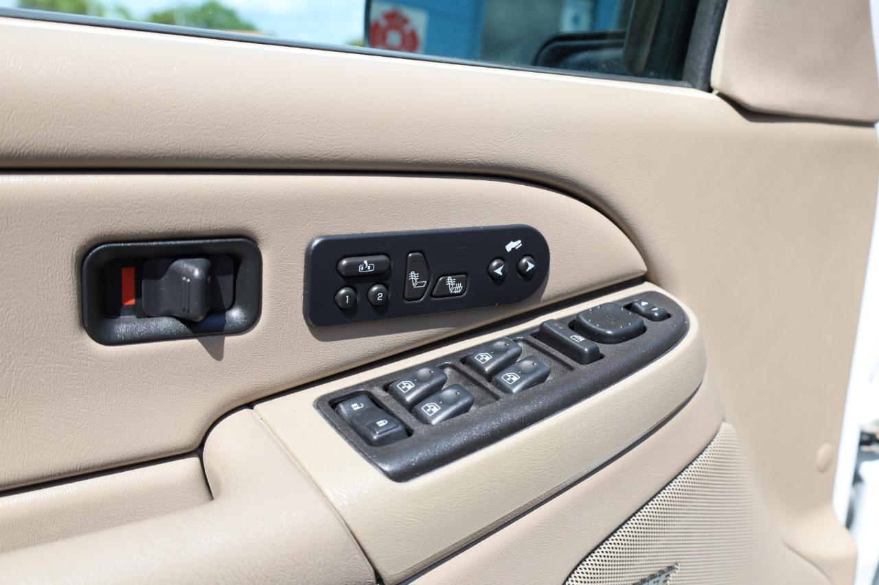 Chevrolet Suburban 4dr 1500 LT 2005