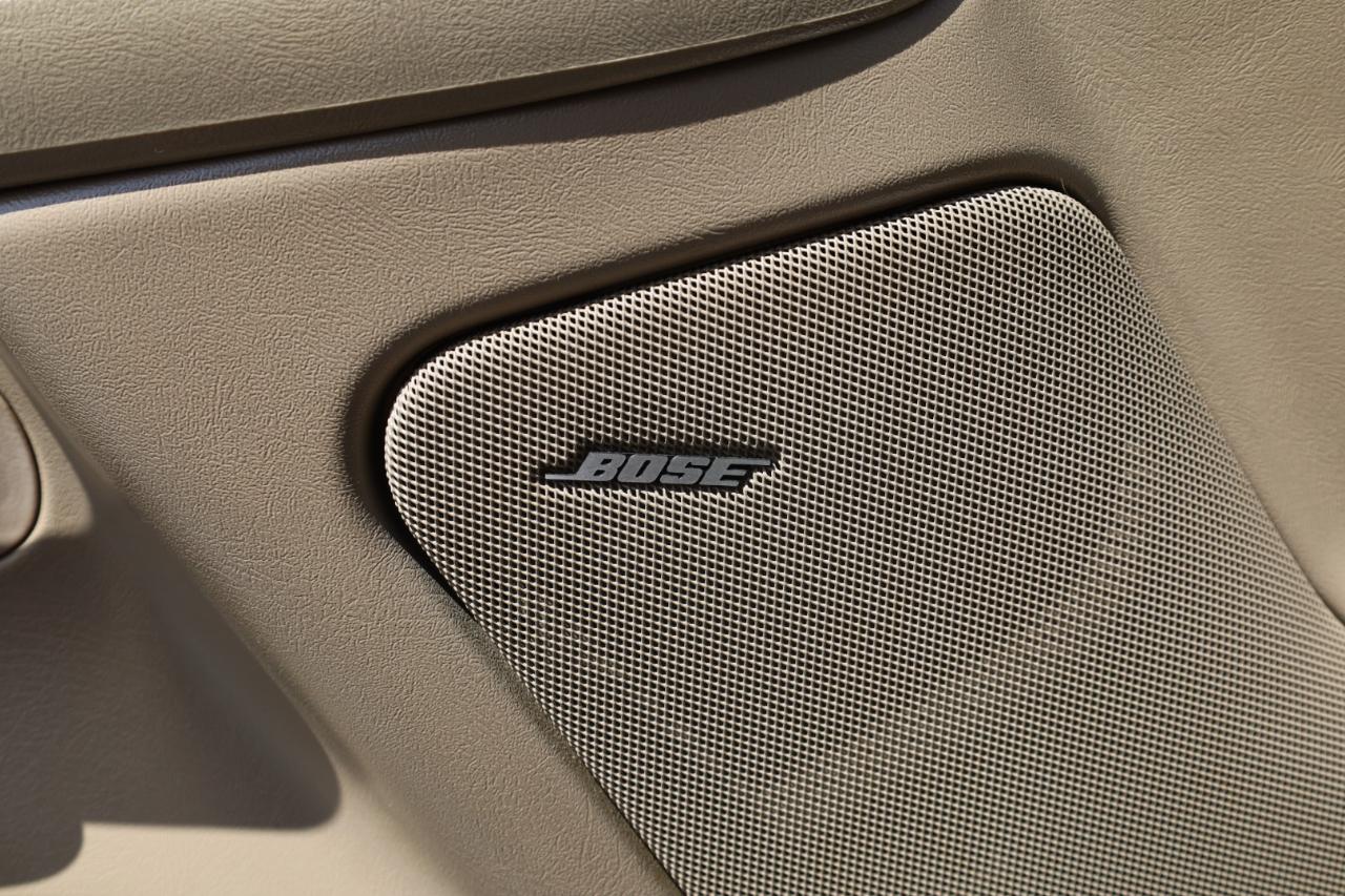 Chevrolet Suburban 4dr 1500 LT 2005