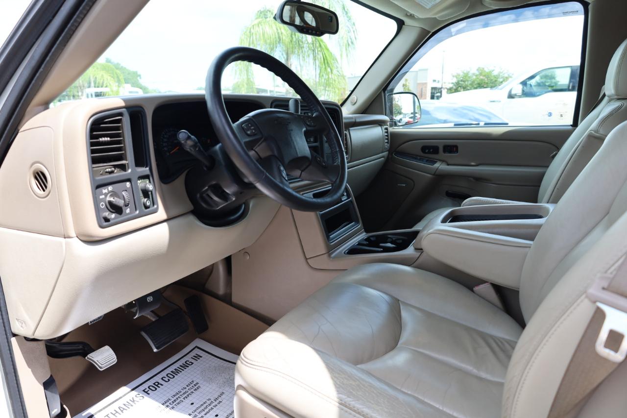 Chevrolet Suburban 4dr 1500 LT 2005