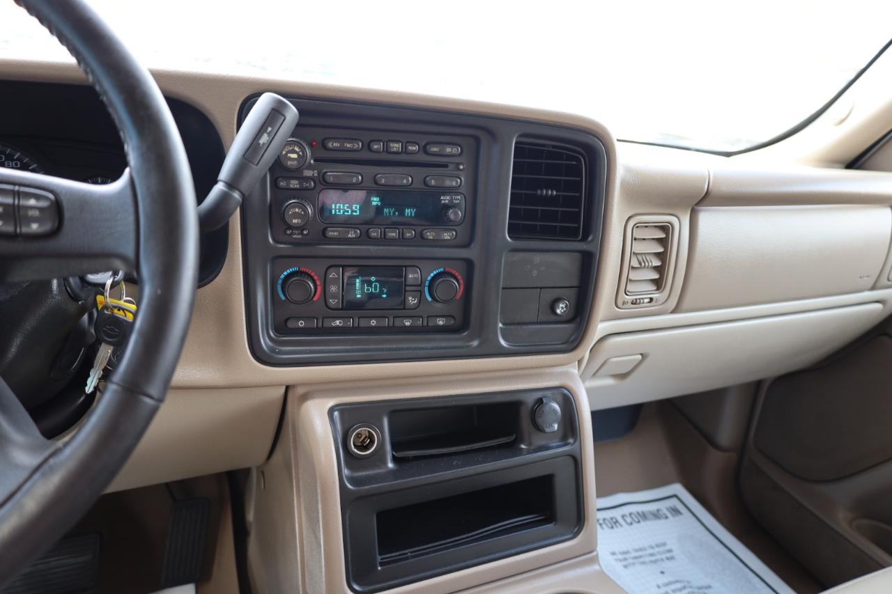Chevrolet Suburban 4dr 1500 LT 2005
