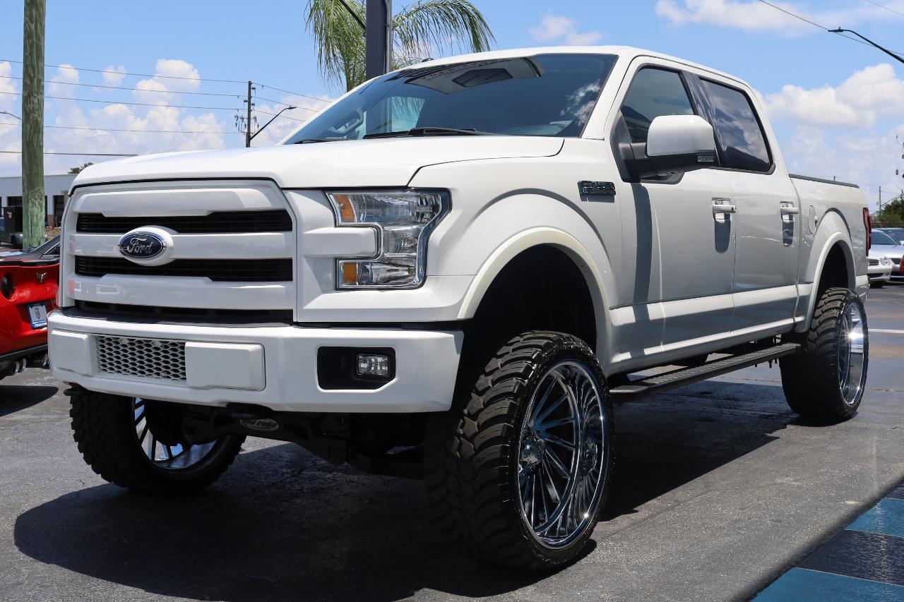 Ford F-150 4WD SuperCrew 145" Lariat 2015