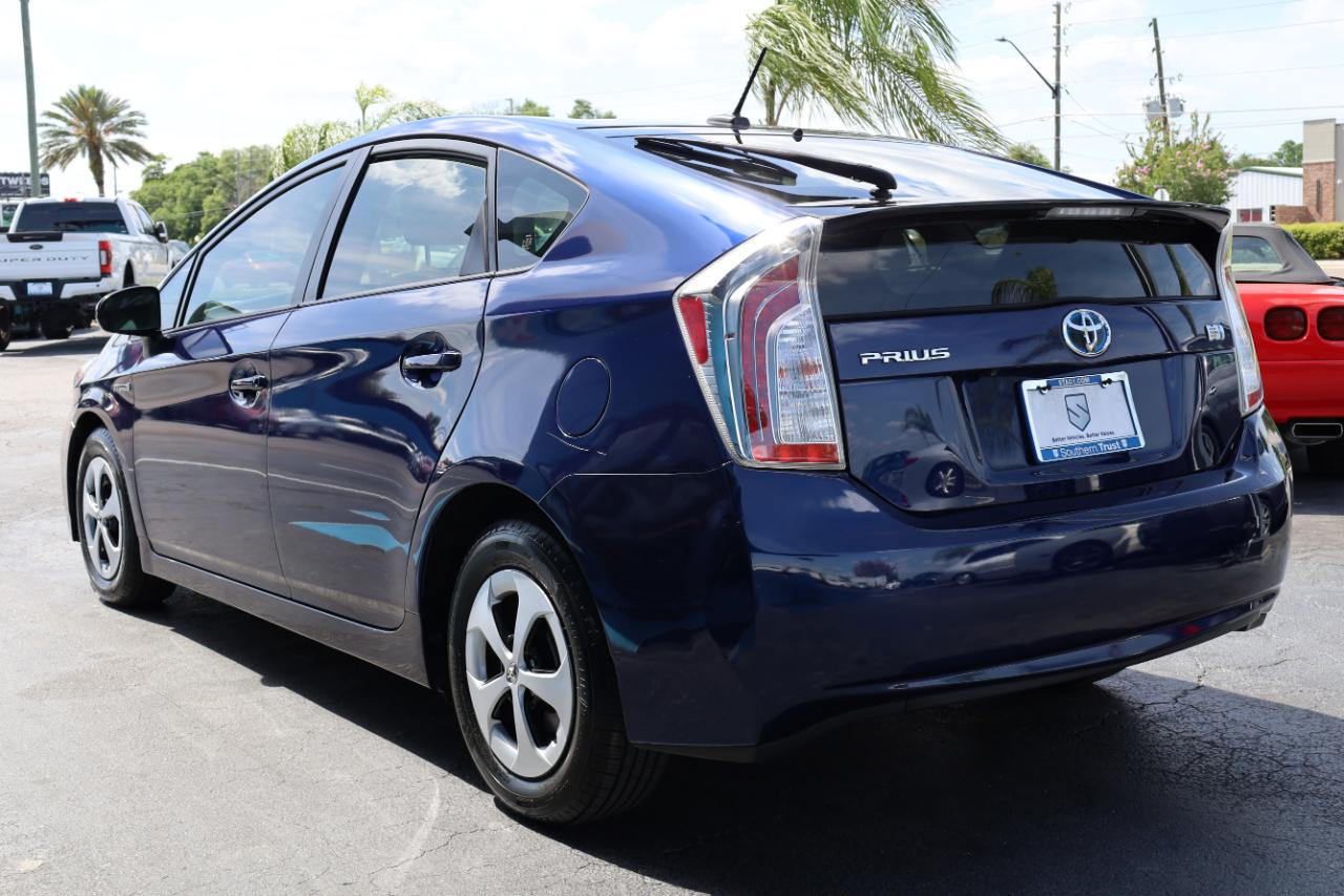 Toyota Prius 5dr HB Three (Natl) 2012