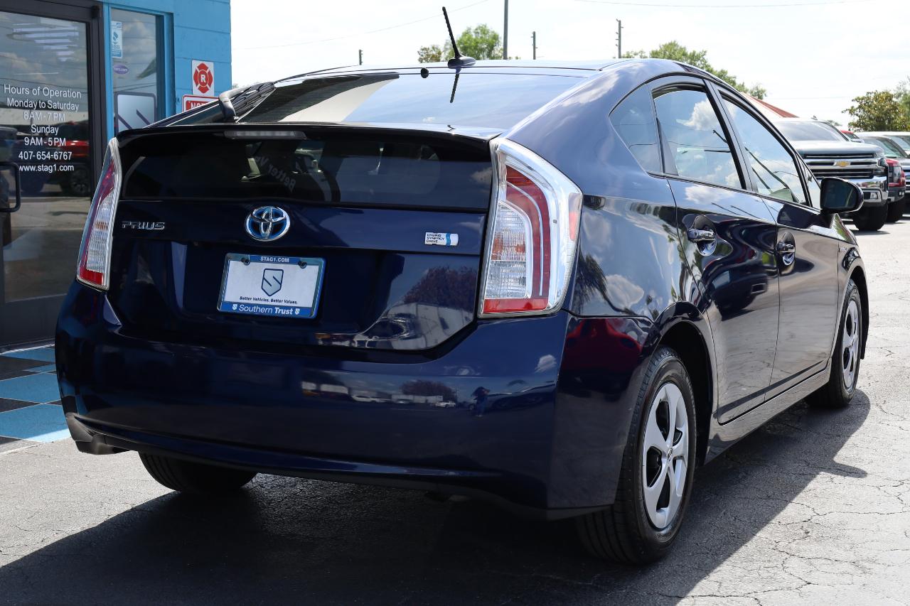 Toyota Prius 5dr HB Three (Natl) 2012