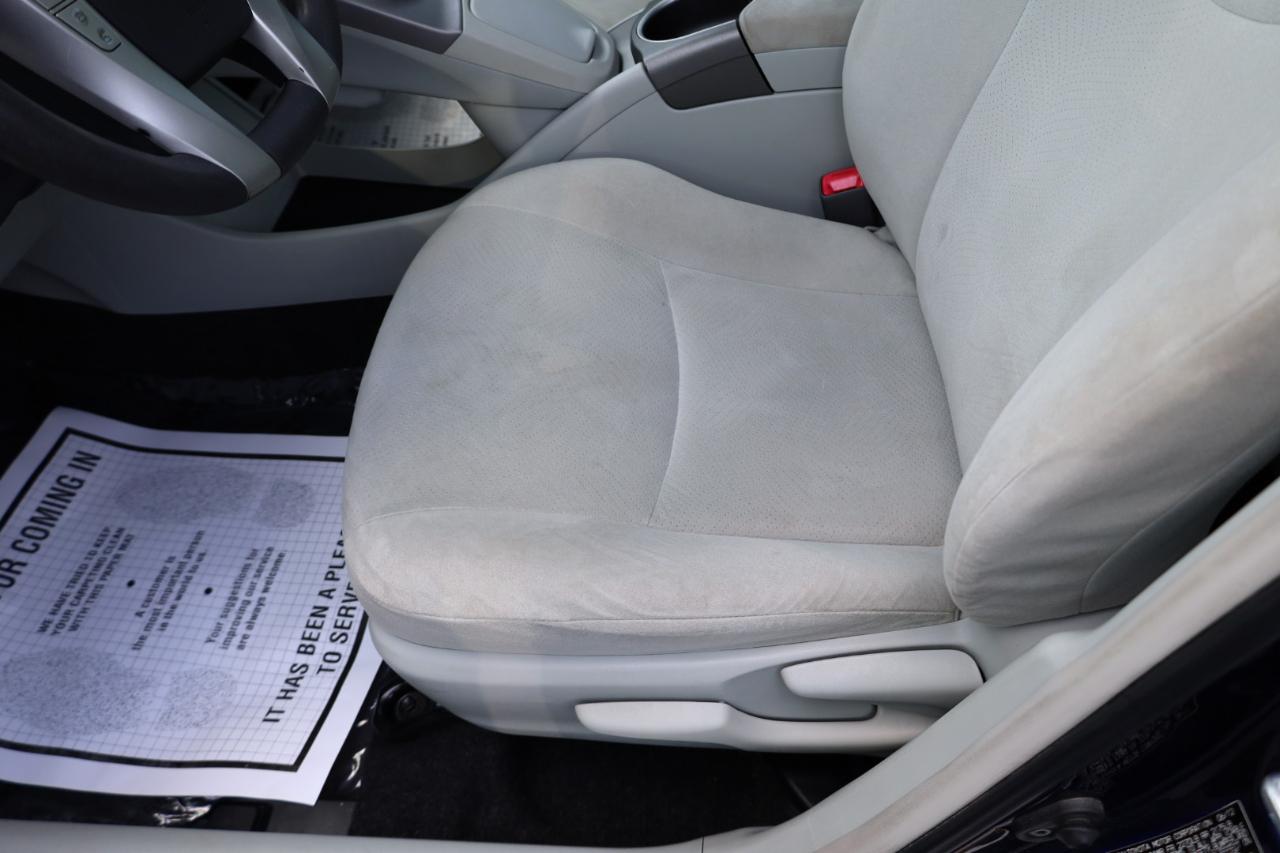 Toyota Prius 5dr HB Three (Natl) 2012