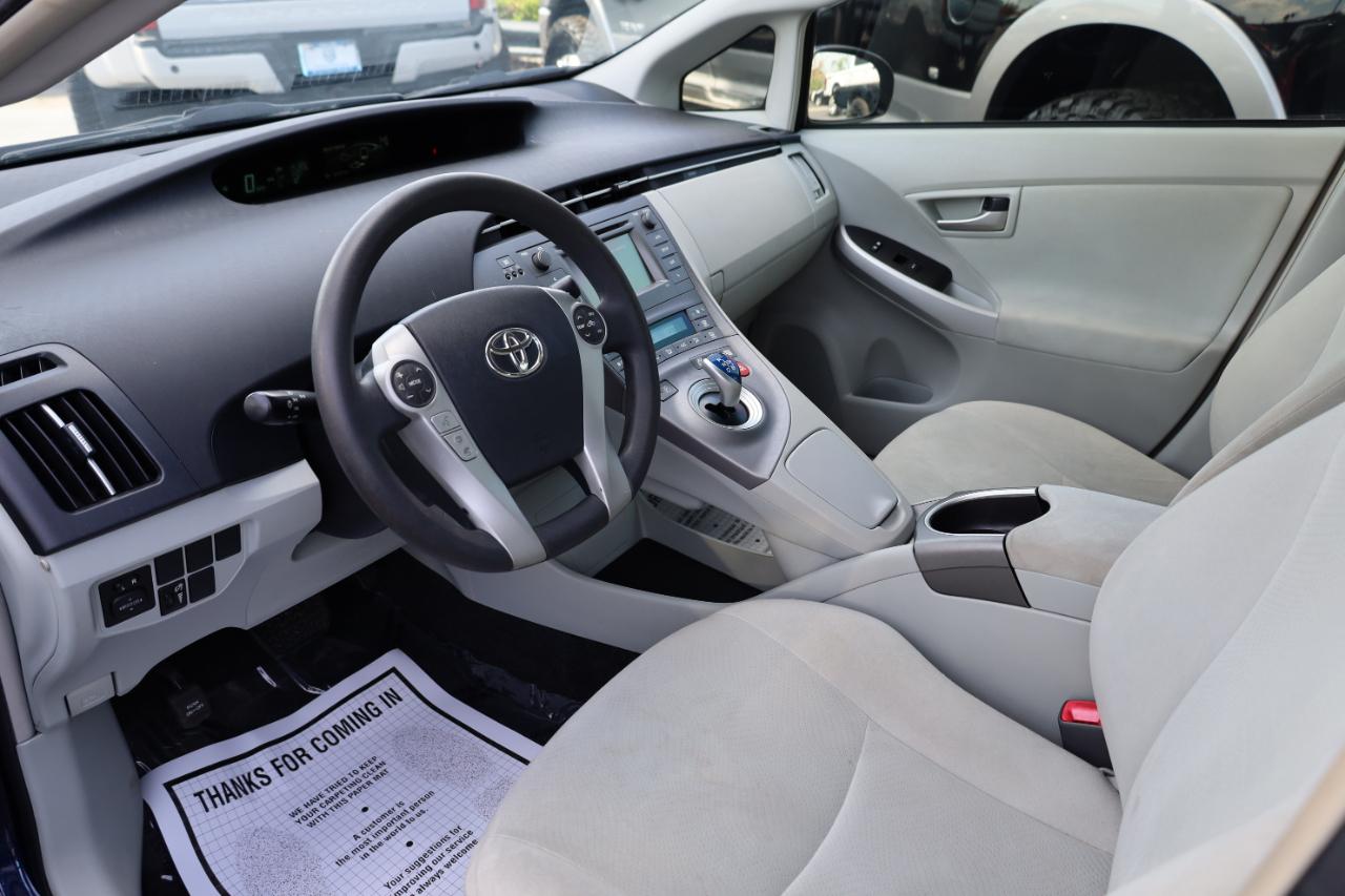 Toyota Prius 5dr HB Three (Natl) 2012