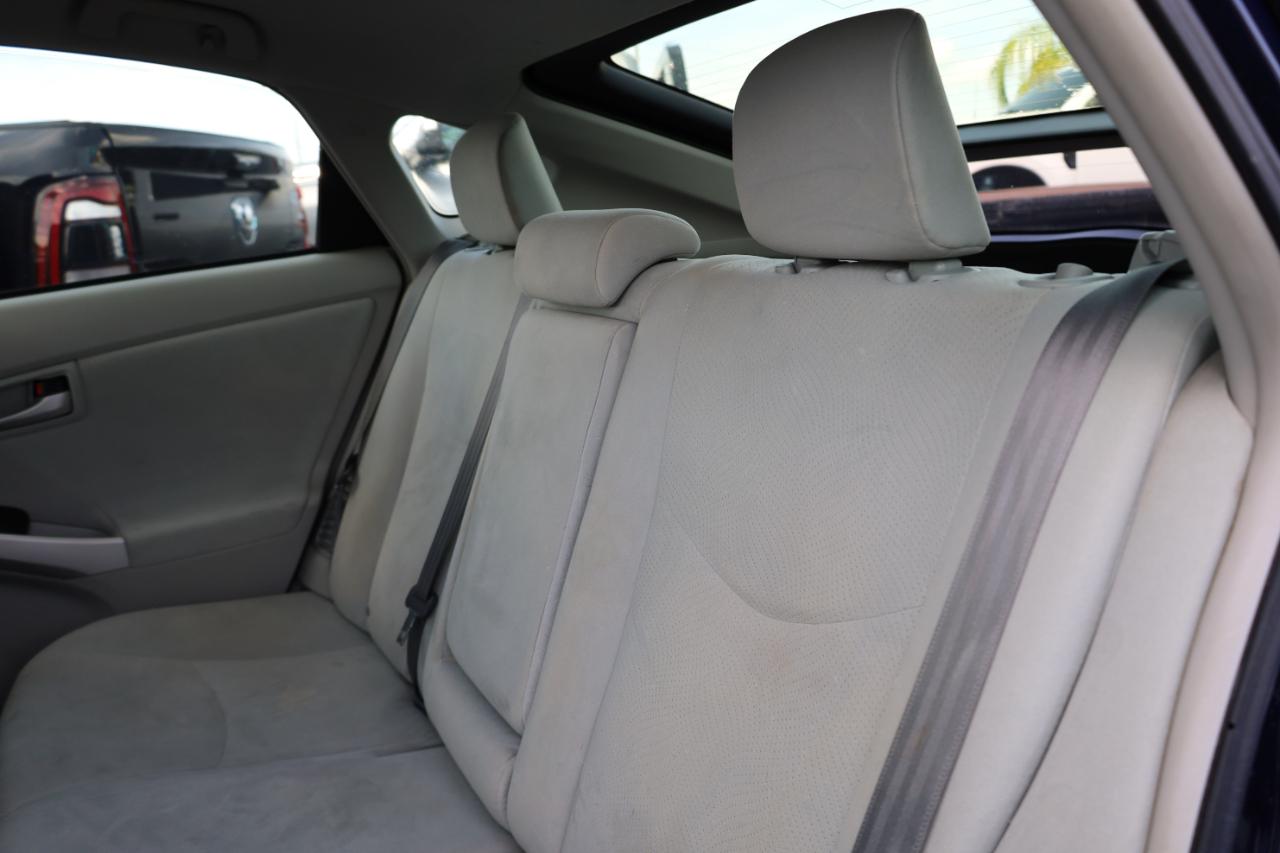 Toyota Prius 5dr HB Three (Natl) 2012