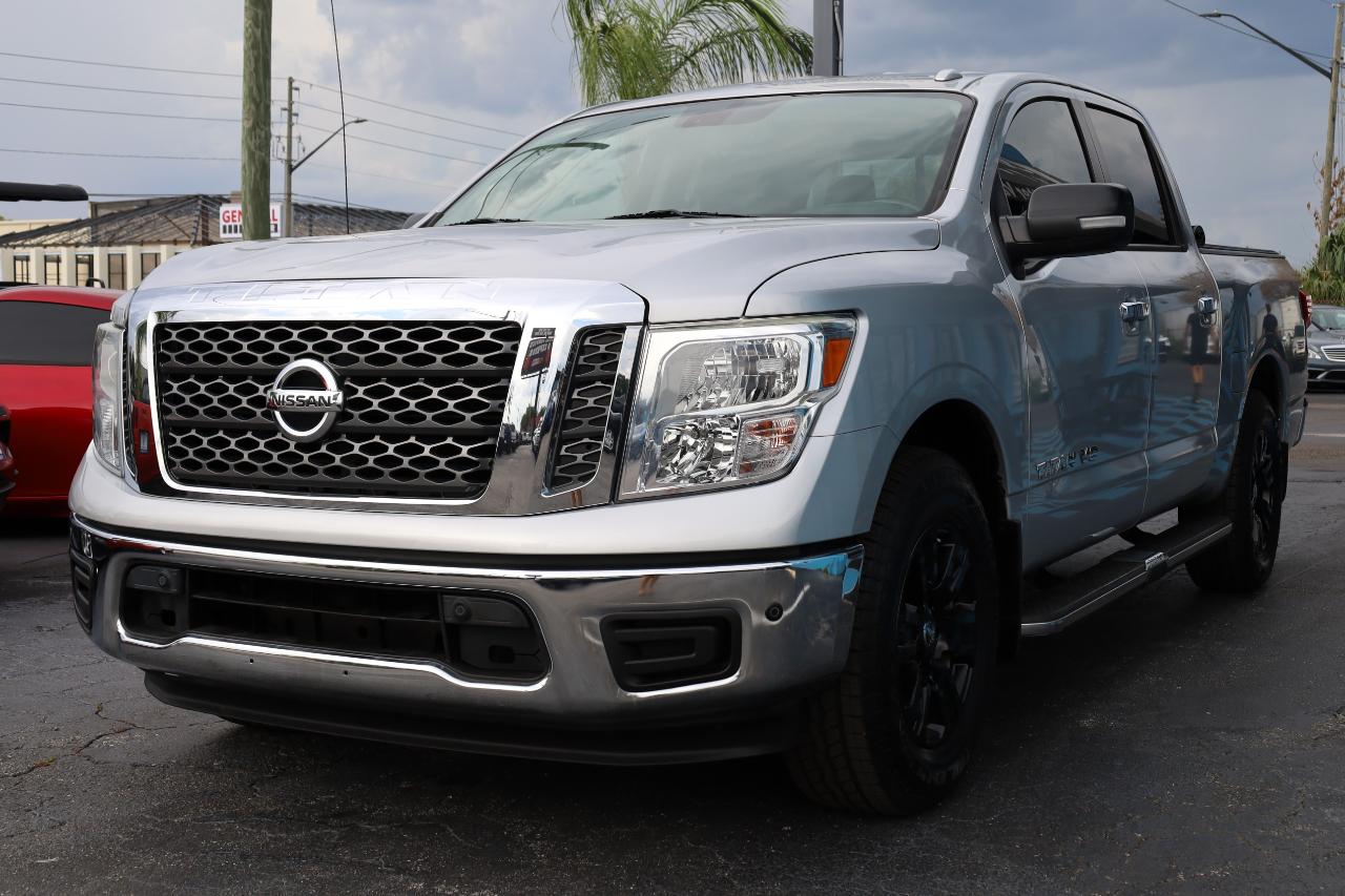 Nissan Titan 4x2 Crew Cab SV 2018