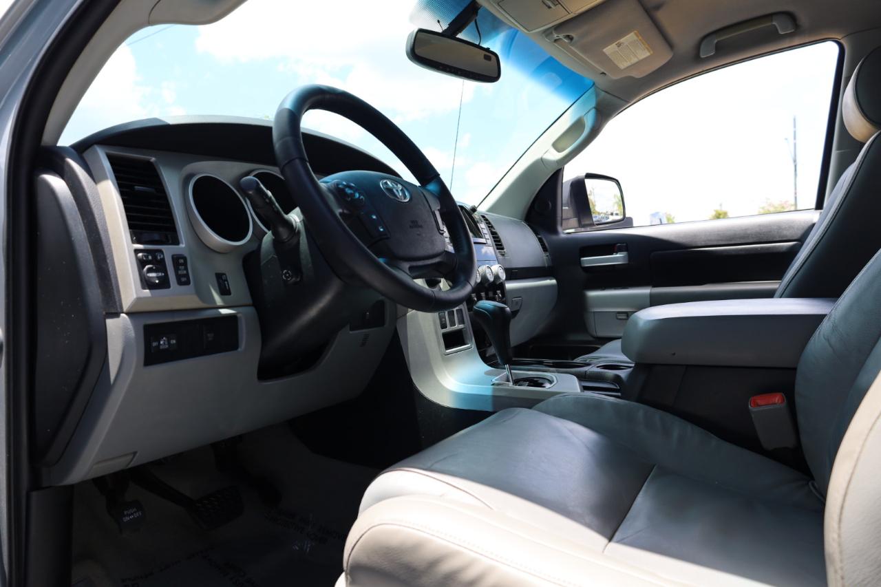 Toyota Tundra 4WD Truck Dbl 5.7L V8 6-Spd AT LTD (Natl) 2008