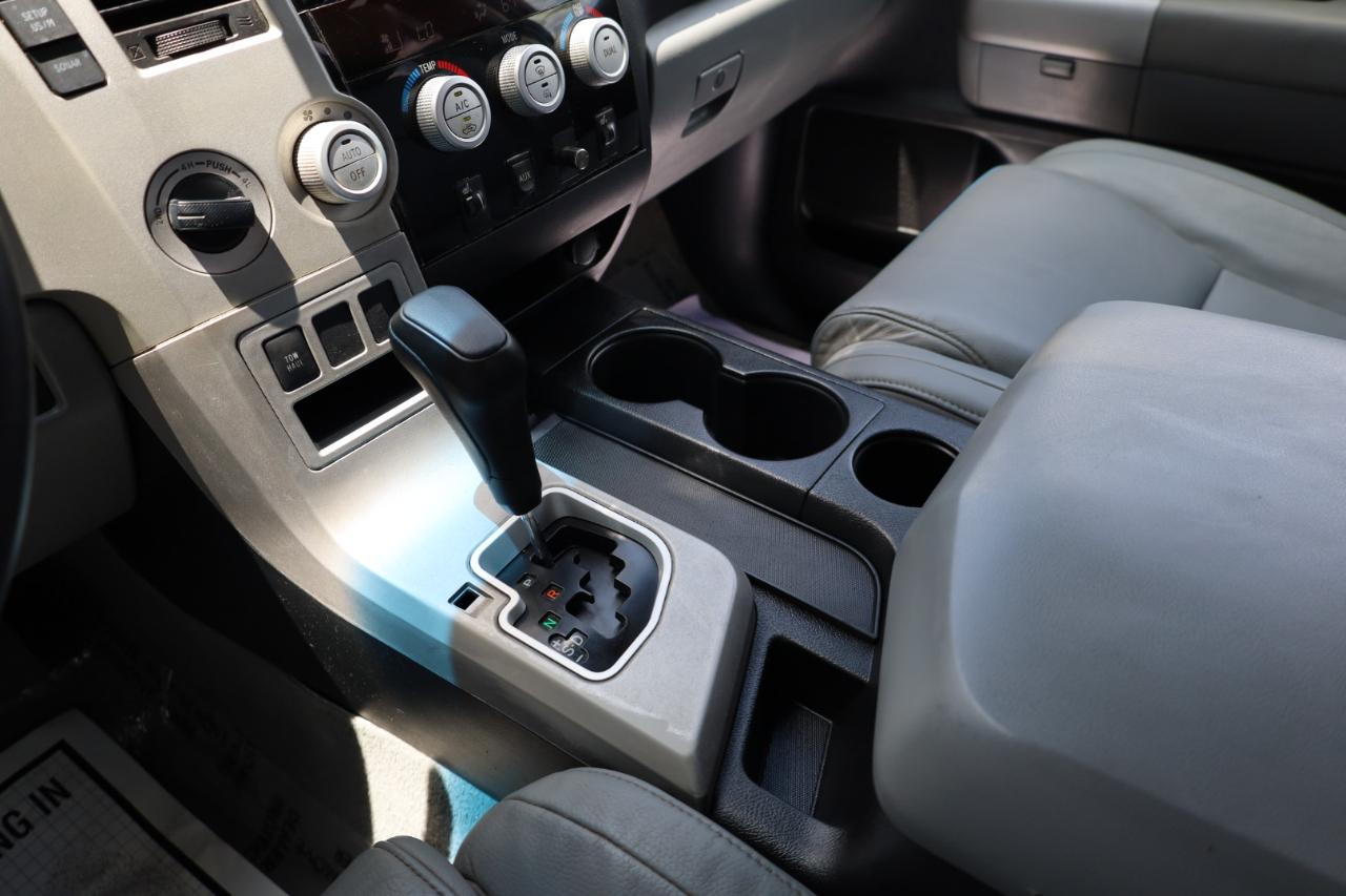Toyota Tundra 4WD Truck Dbl 5.7L V8 6-Spd AT LTD (Natl) 2008