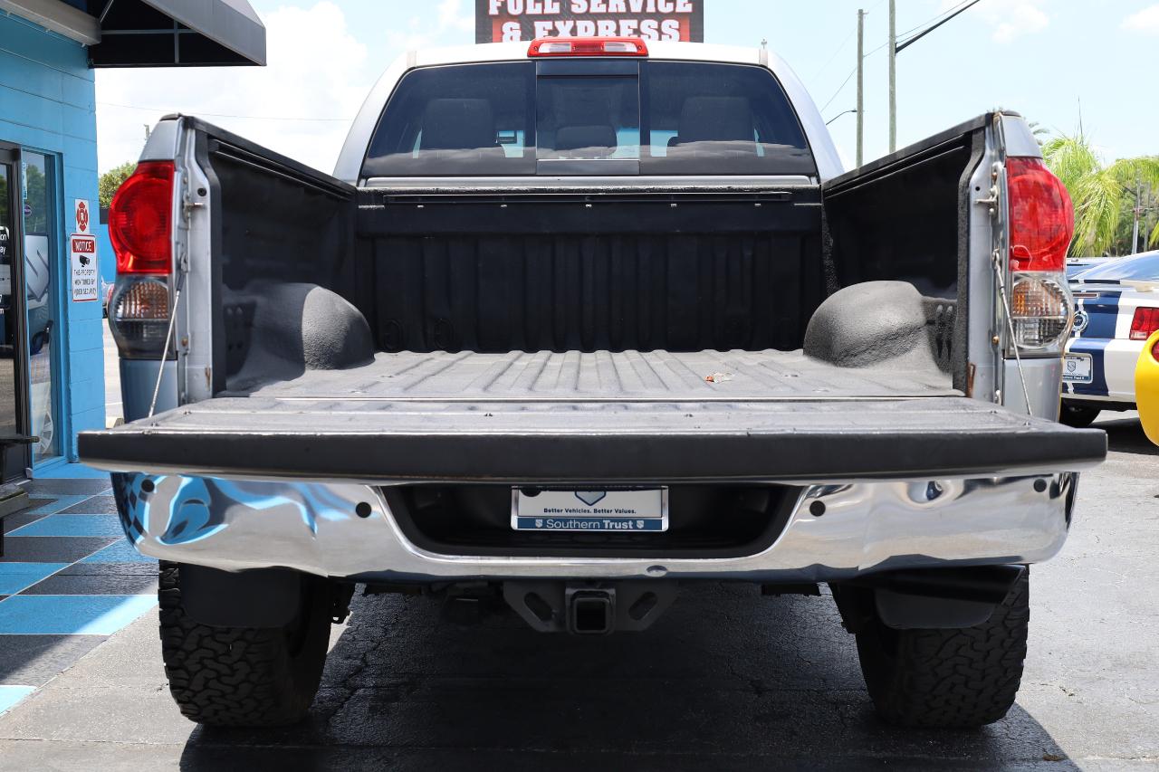 Toyota Tundra 4WD Truck Dbl 5.7L V8 6-Spd AT LTD (Natl) 2008