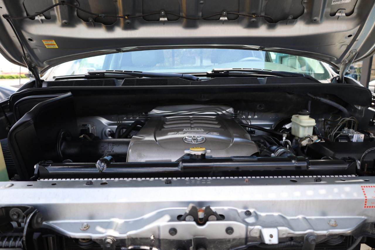 Toyota Tundra 4WD Truck Dbl 5.7L V8 6-Spd AT LTD (Natl) 2008