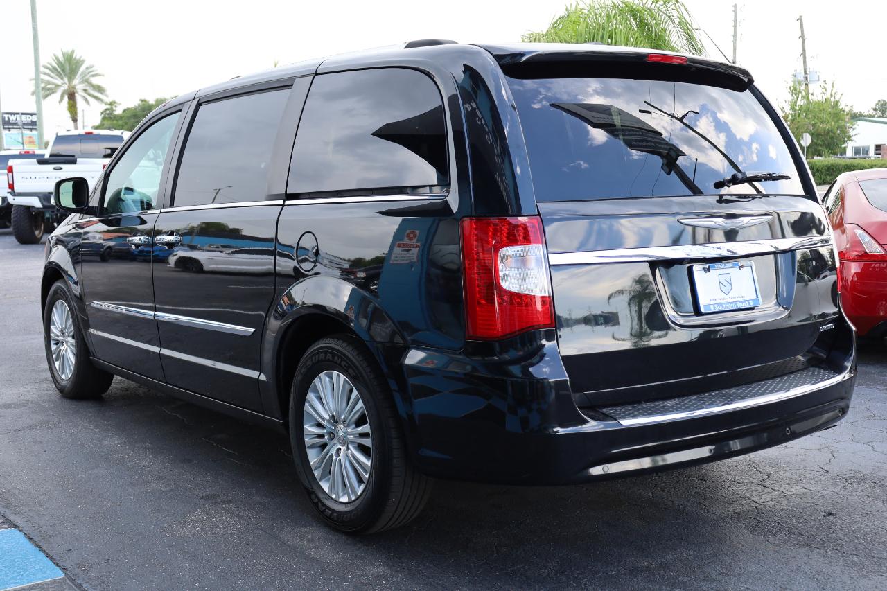 Chrysler Town & Country 4dr Wgn Limited Platinum 2015