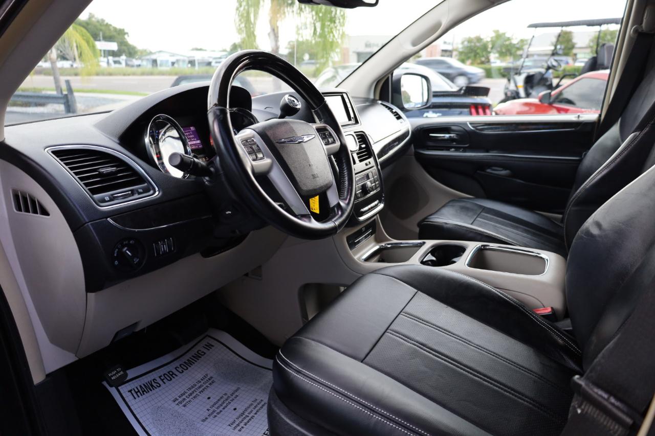 Chrysler Town & Country 4dr Wgn Limited Platinum 2015