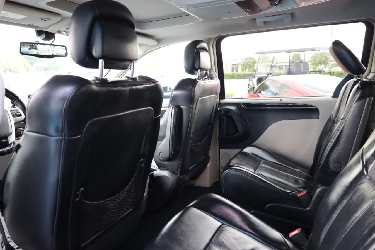 Chrysler Town & Country 4dr Wgn Limited Platinum 2015