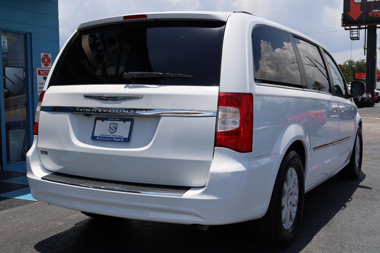 Chrysler Town & Country 4dr Wgn Touring 2014