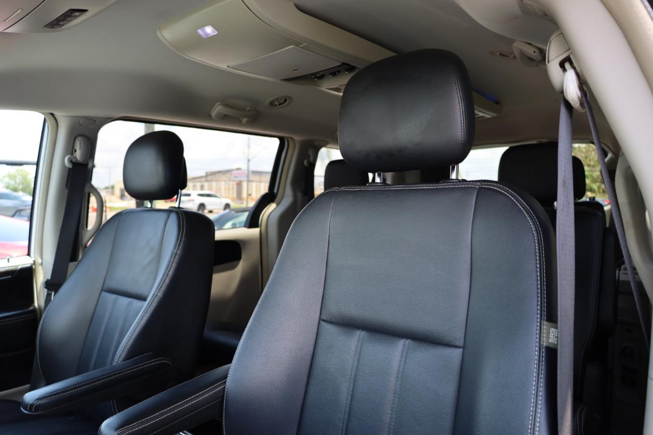 Chrysler Town & Country 4dr Wgn Touring 2014