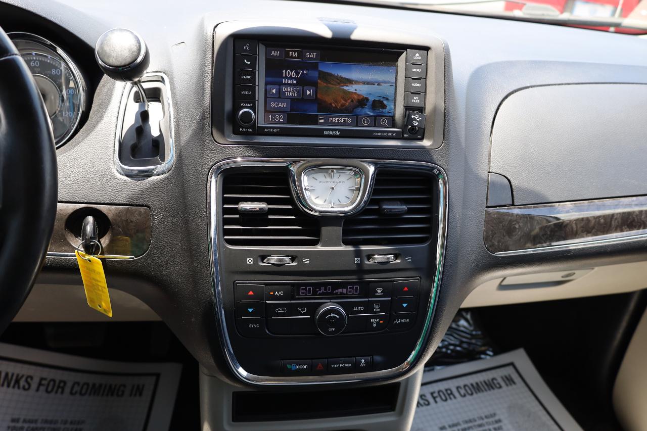 Chrysler Town & Country 4dr Wgn Touring 2014