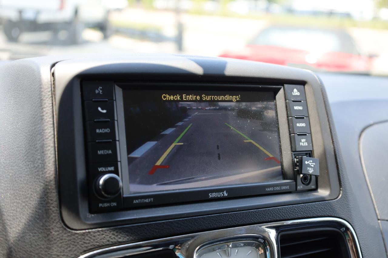 Chrysler Town & Country 4dr Wgn Touring 2014