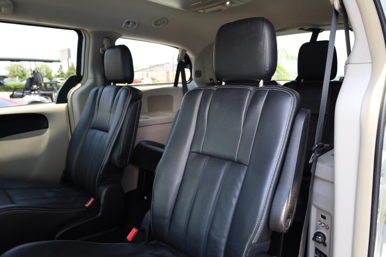 Chrysler Town & Country 4dr Wgn Touring 2014