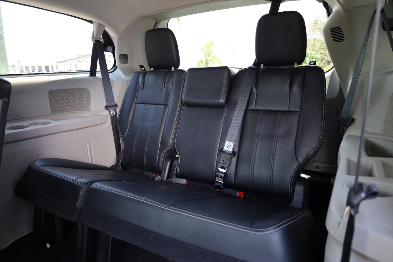 Chrysler Town & Country 4dr Wgn Touring 2014