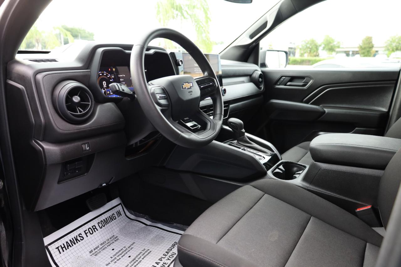 Chevrolet Colorado 2WD Crew Cab WT 2025