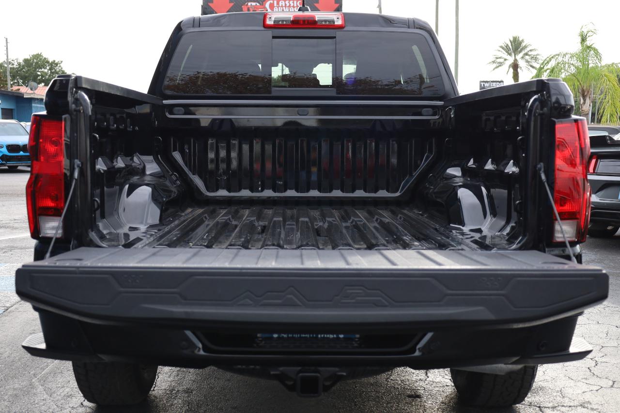 Chevrolet Colorado 2WD Crew Cab WT 2025
