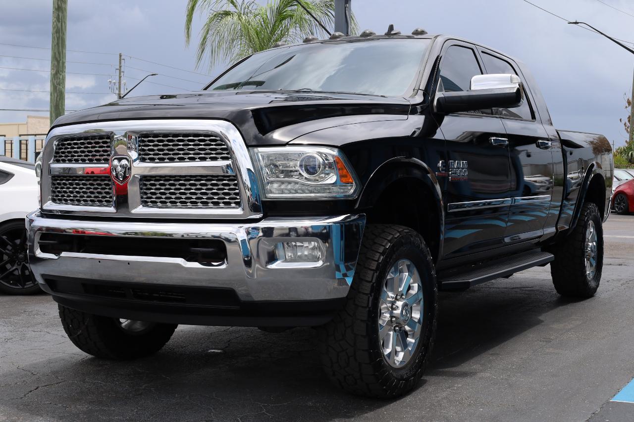 RAM 2500 4WD Mega Cab 160.5" Laramie 2015