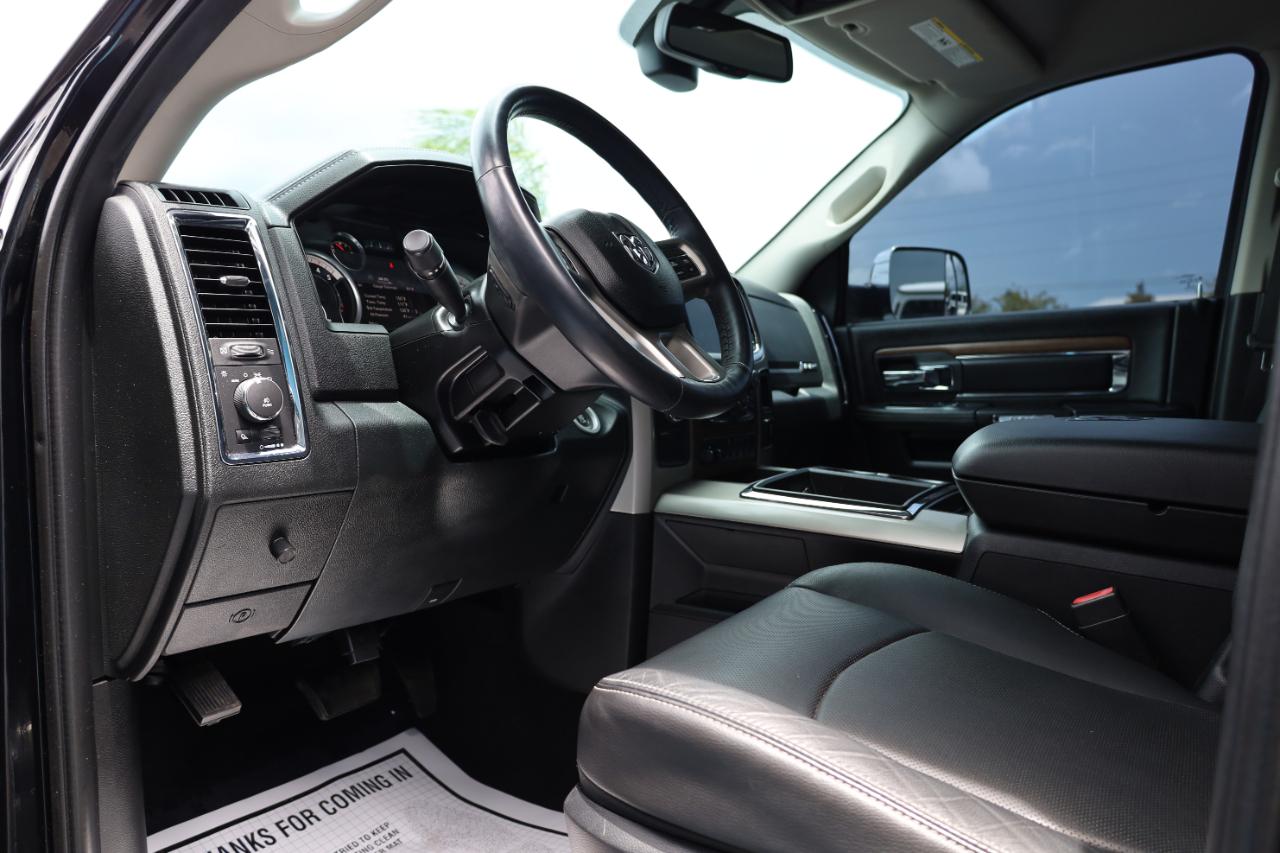 RAM 2500 4WD Mega Cab 160.5" Laramie 2015