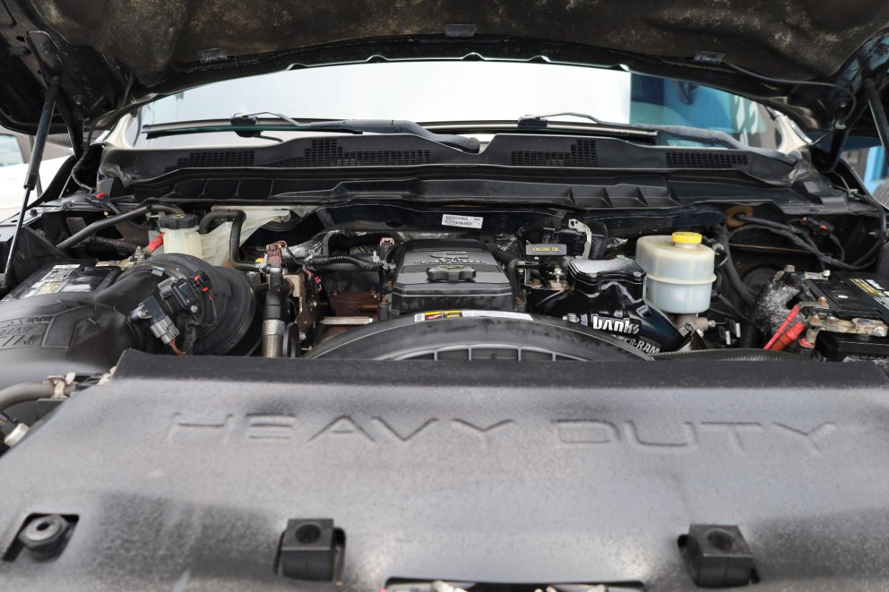 RAM 2500 4WD Mega Cab 160.5" Laramie 2015