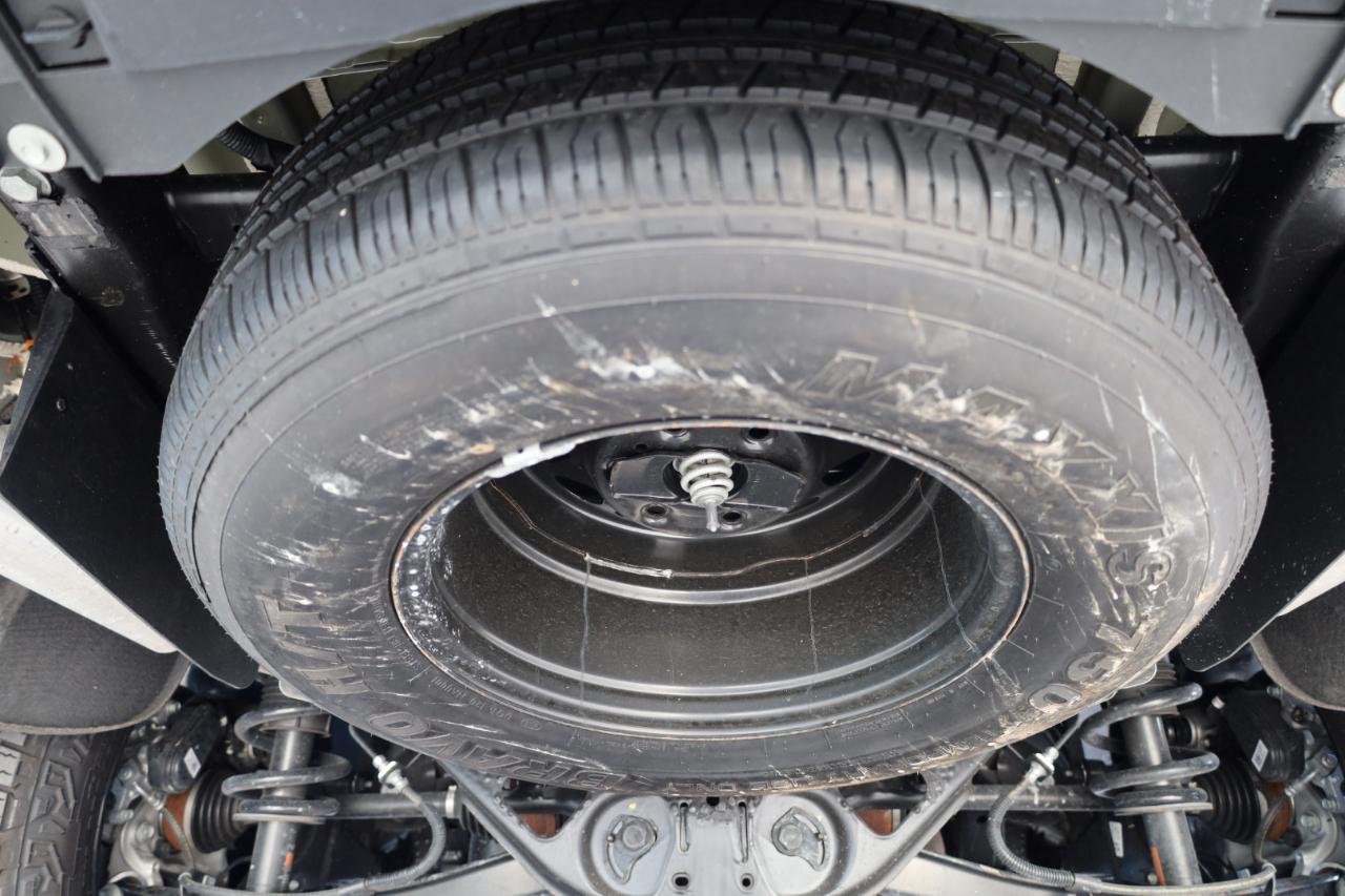 GMC Yukon XL 4WD 4dr AT4 2025