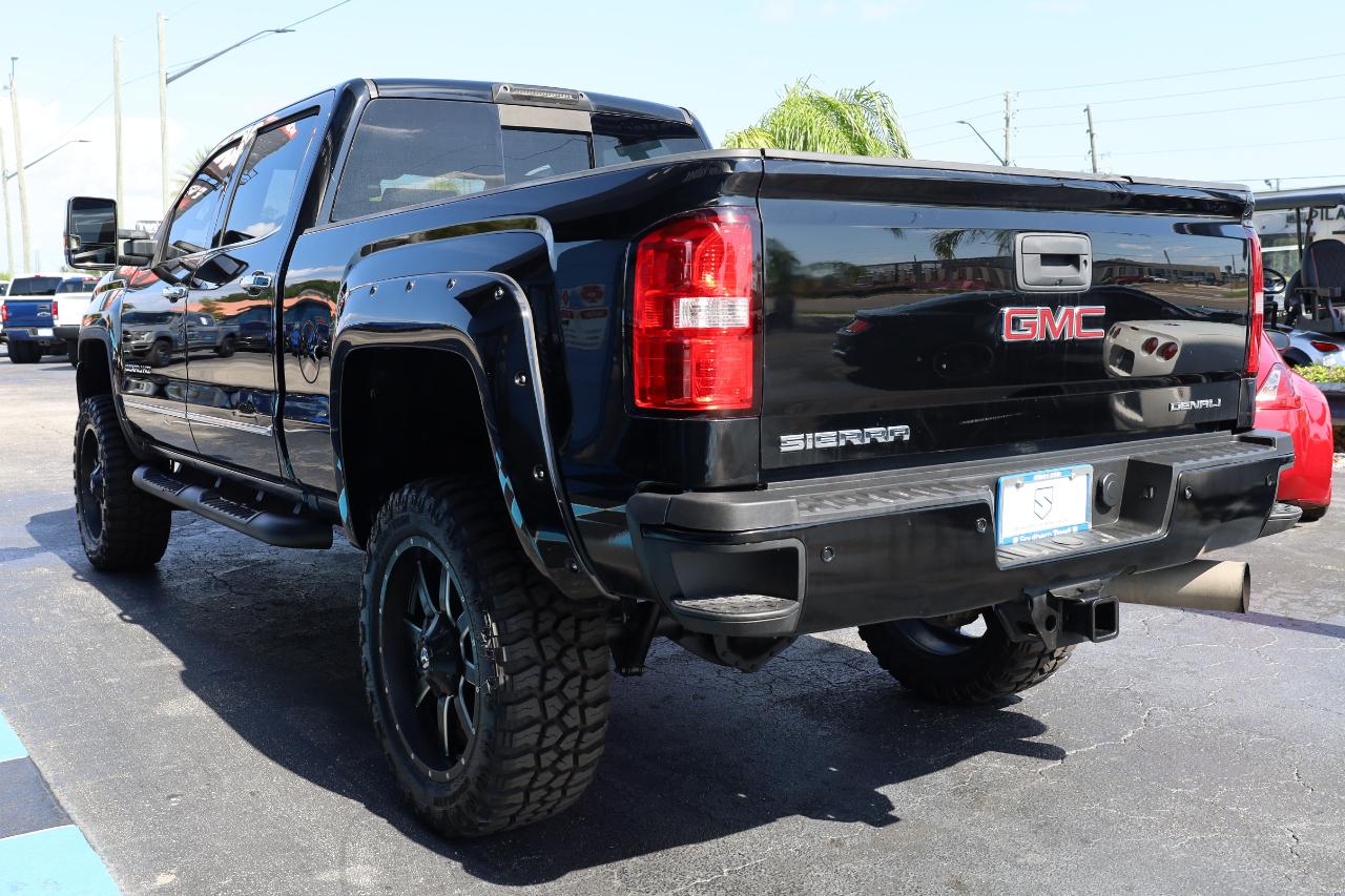 GMC Sierra 2500HD 4WD Crew Cab 153.7" Denali 2017