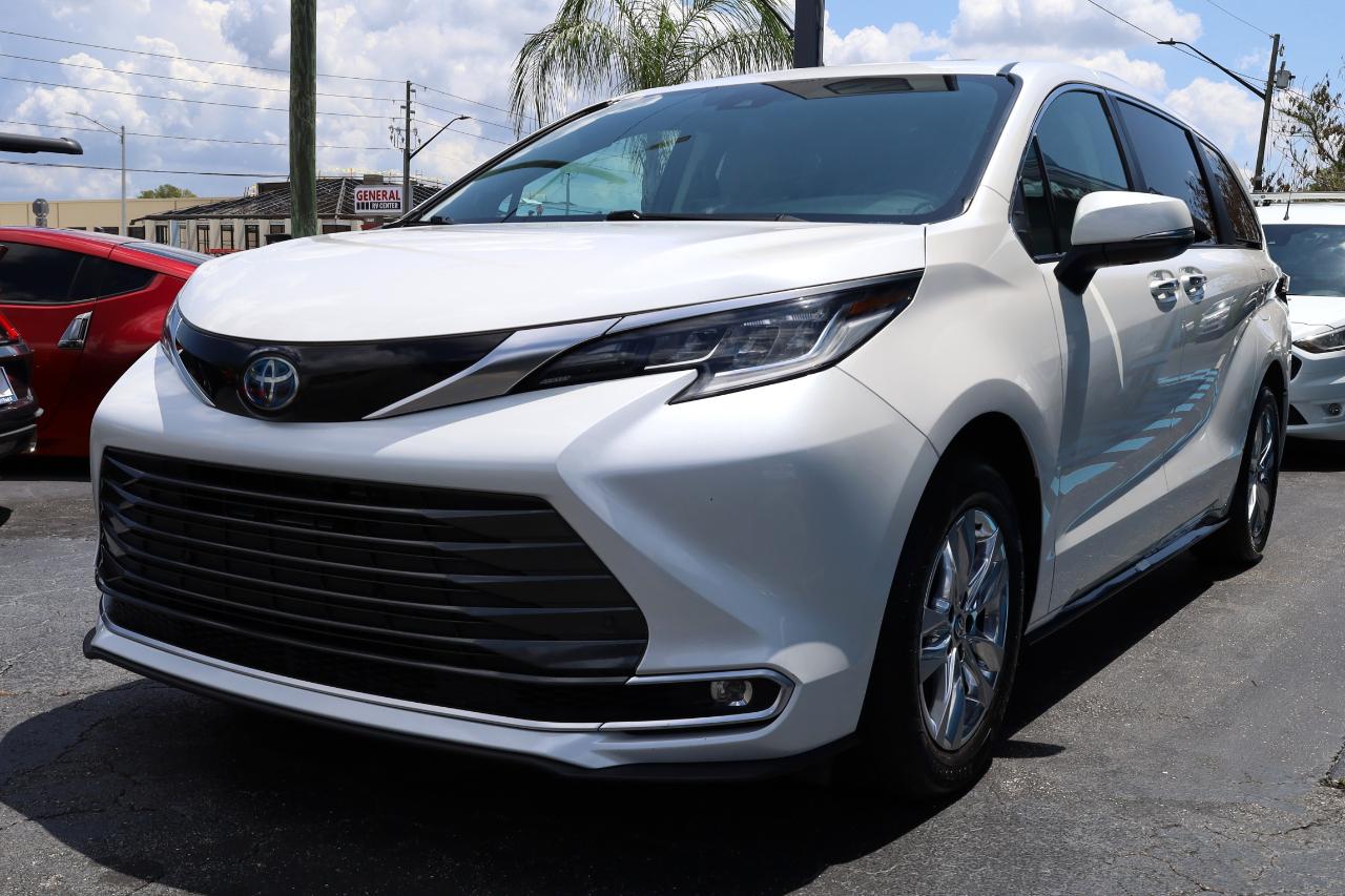 Toyota Sienna Limited FWD 7-Passenger (Natl) 2024