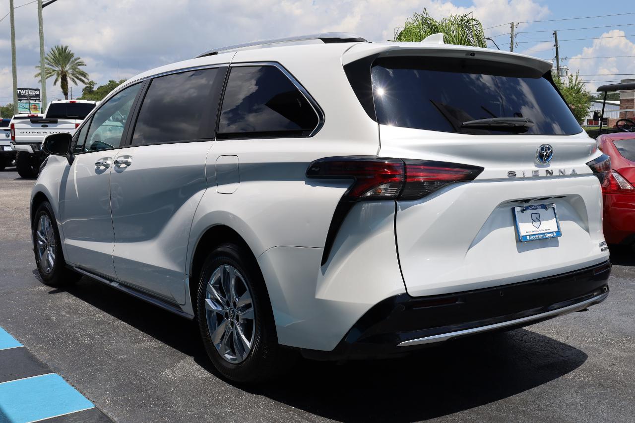 Toyota Sienna Limited FWD 7-Passenger (Natl) 2024