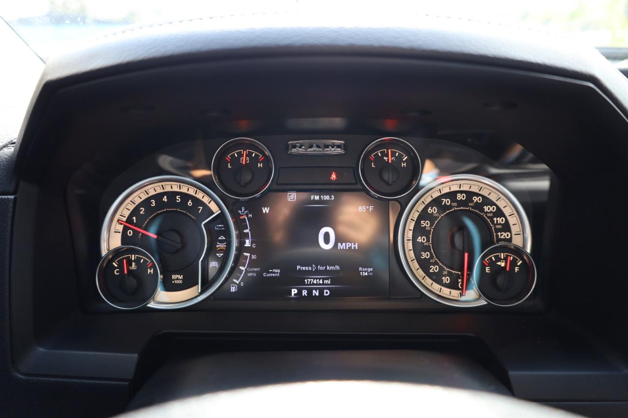 RAM 1500 Night 4x4 Regular Cab 6'4" Box 2017