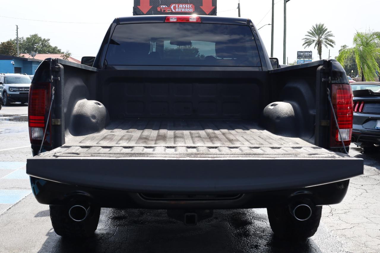 RAM 1500 Night 4x4 Regular Cab 6'4" Box 2017