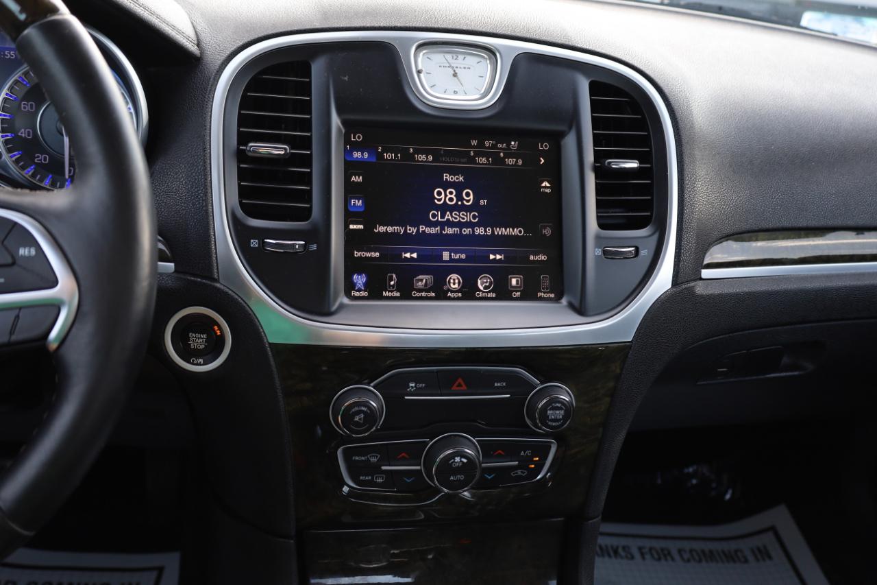 Chrysler 300 4dr Sdn 300C RWD 2016