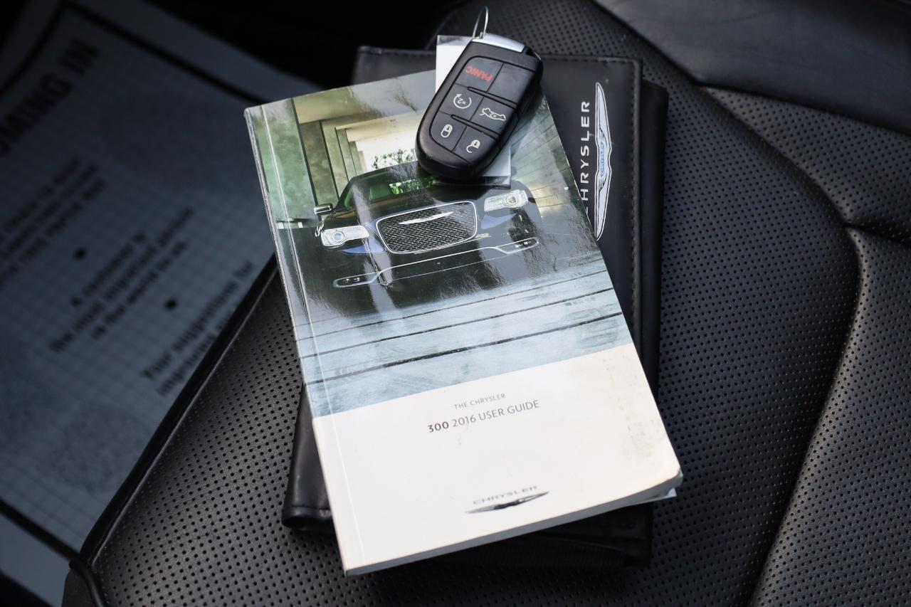 Chrysler 300 4dr Sdn 300C RWD 2016